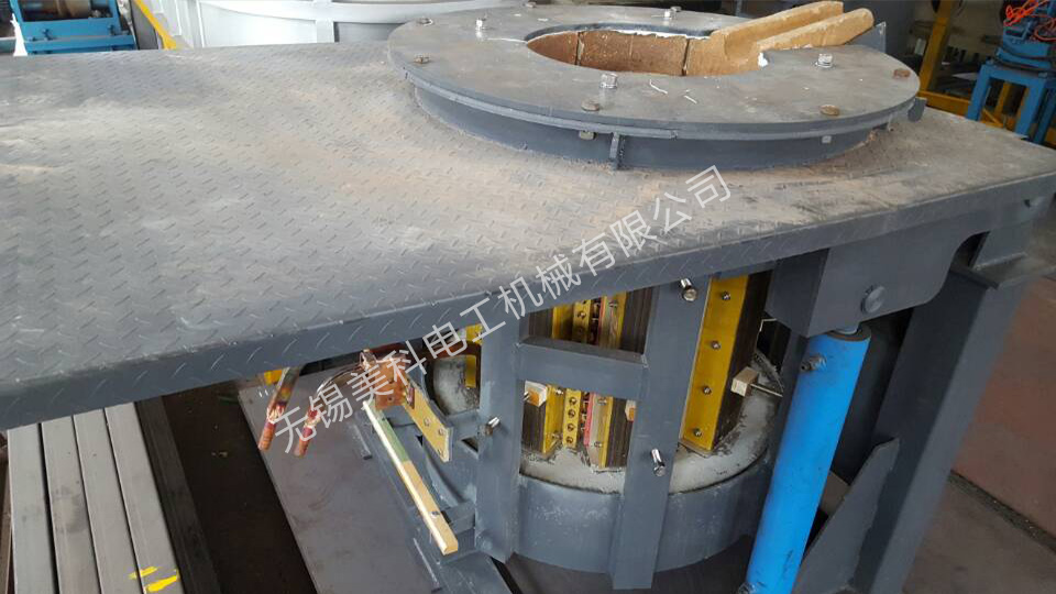 Steel structure medium frequency furnace